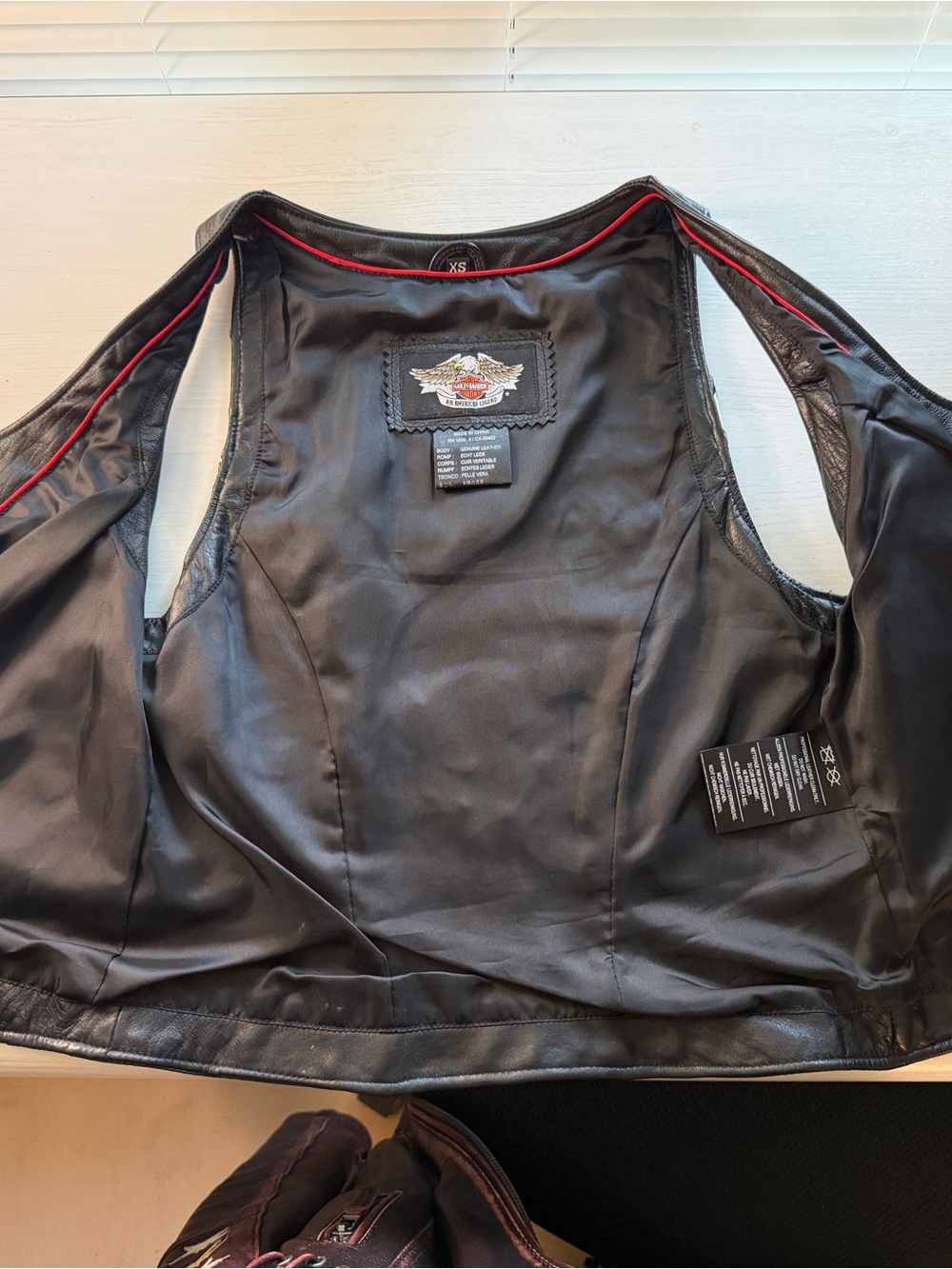 Harley-Davidson Black Leather Vest with Red Embroidery - Picture 5 of 8